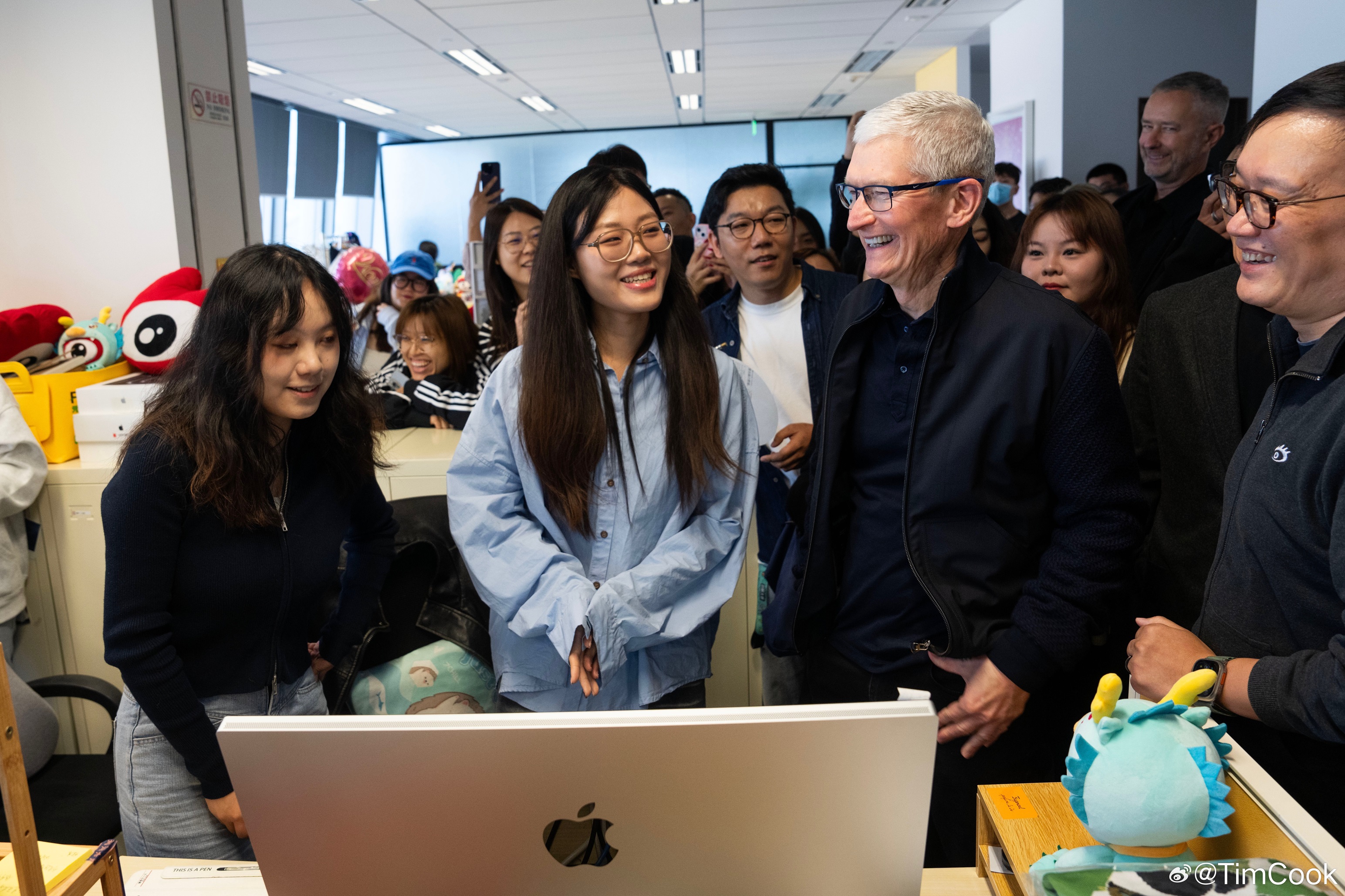 Credit：Apple CEO Tim Cook Weibo Account
