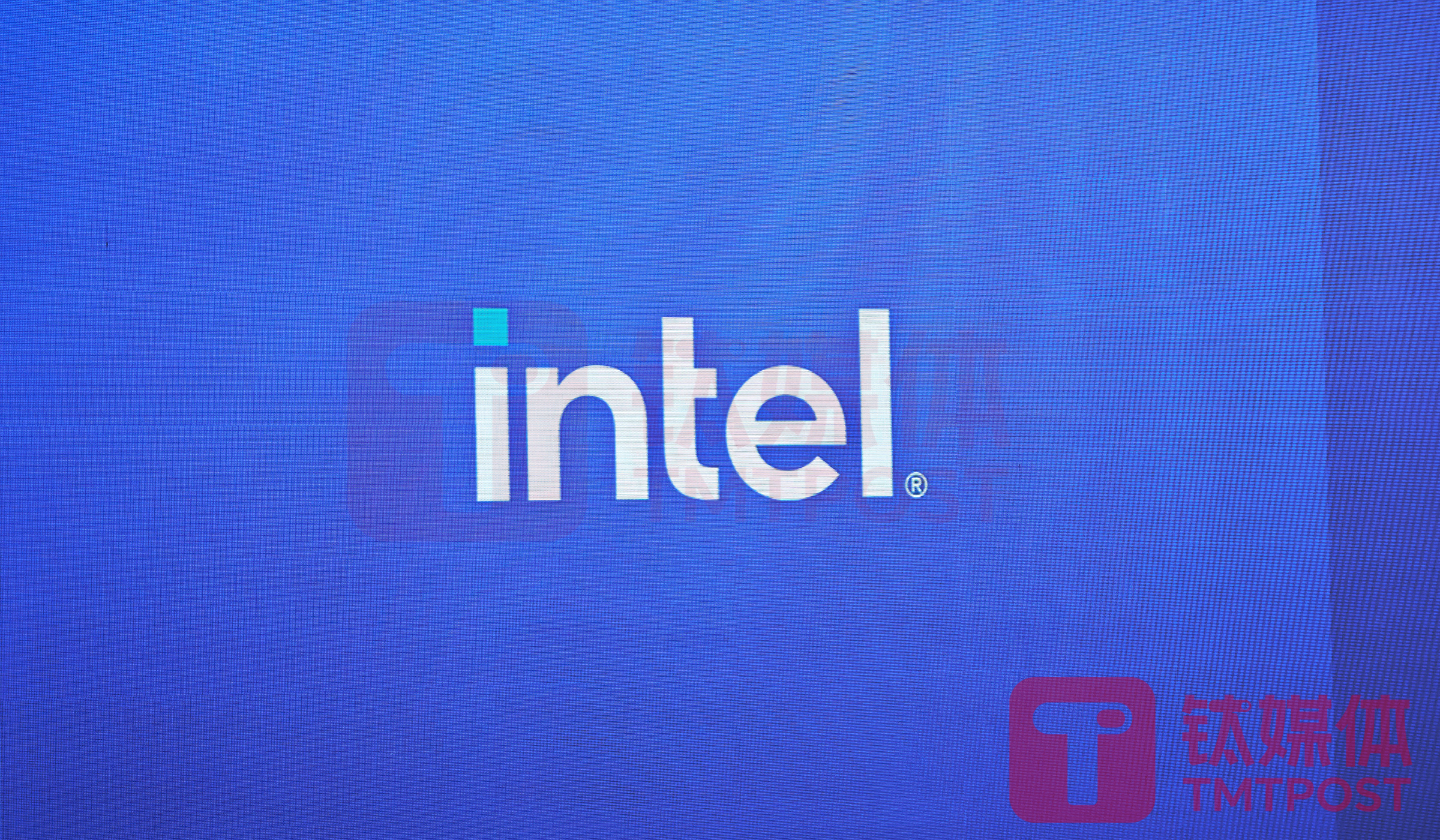 Intel Logo (Image Credit: Lin Zhijia)