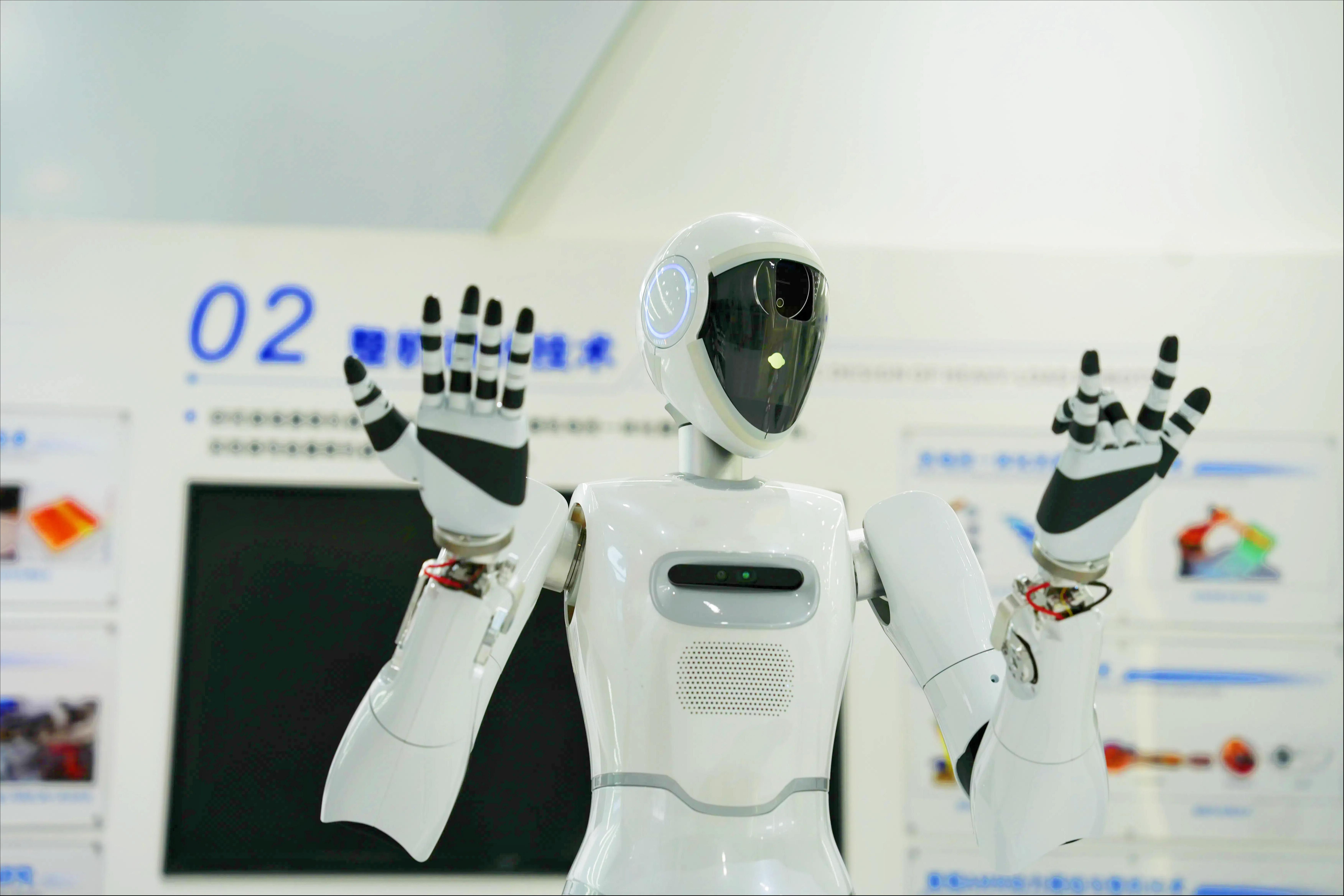 Prototype of Midea's humanoid robot (Image source: Provided by the interviewee)